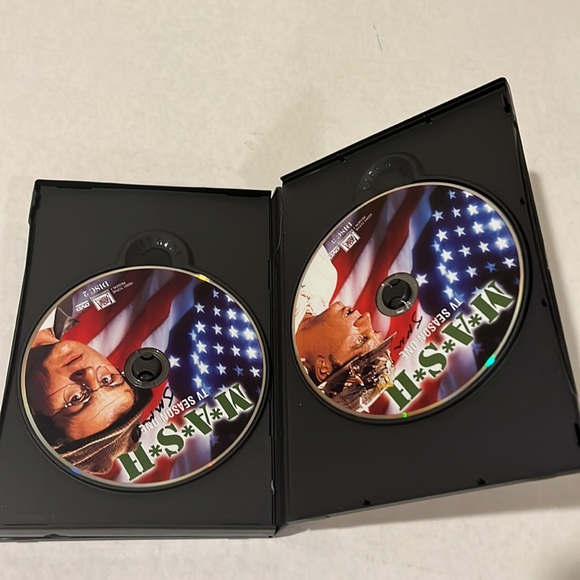 M*A*S*H Season One Collectors Edition - Picture 3 of 6